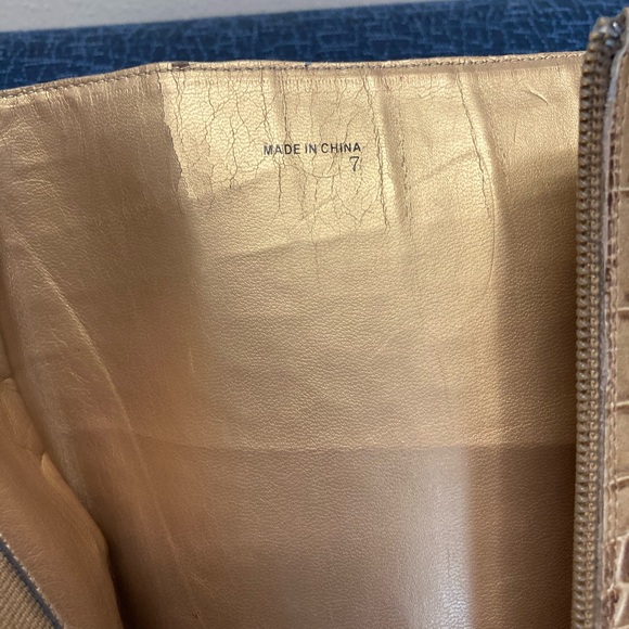 GORGEOUS CHARLES DAVID CROC PLATFORM BOOTS, SIZE 7 - Picture 4 of 5